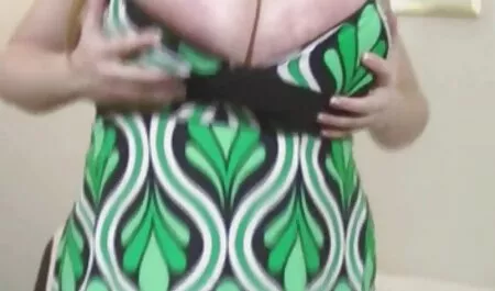 Skylar xtremejina, مقعد در فیلم سینمایی نیمه سکسی کنار هیجان زده