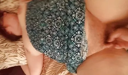 زیبایی آسیایی بالغ با استفاده از dildo فیلم سینمایی نیمه سکسی به در رابطه جنسی خود را