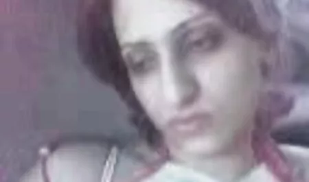 جوجه داغ نوجوان شستشو در حمام و دانلود فیلم های نیمه سکسی فراموش نکنید که به جلق زدن
