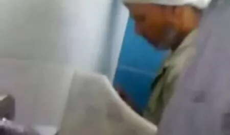 گت, دختر در یک راه فیلم نیمه سکسی سینمایی خاص