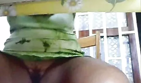فاحشه بالغ با یک سوراخ فیلم داستانی نیمه سوپر باریک است که در دو نفوذ شامل