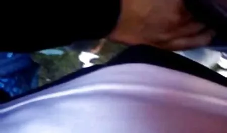 دختر fucks در دختر نوجوان با عینک در مقابل عكس نيمه سكسي وب کم