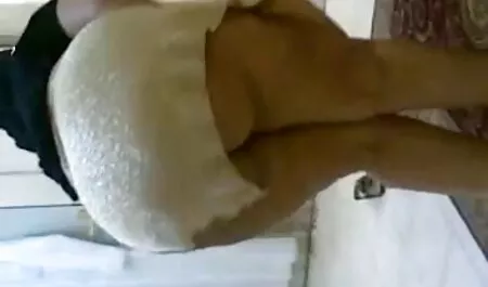 خانه دار اشتیاق اضافه کردن سر و دست شکسن او را به یک زن و شوهر فیلم نیمهسکسی نوجوان در آشپزخانه